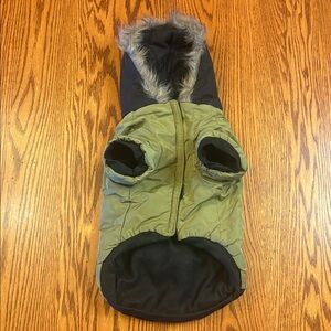 NWT Pet Apparel Winter Dog Coat Waterproof Size Large up to 35 lbs